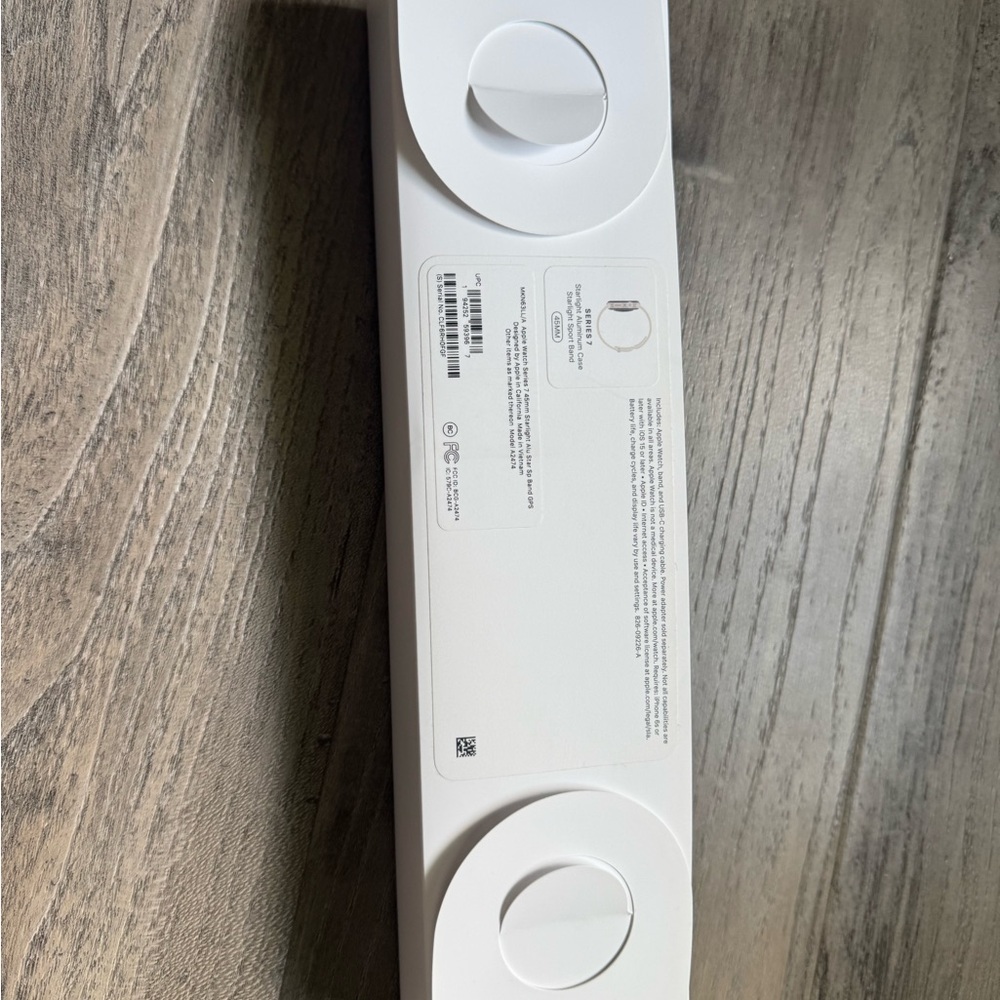 Apple Watch Series 7 45mm Aluminum Case with Sport Band - Starlight GPS EUC! - Picture 8 of 9